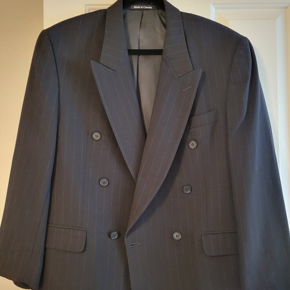 Like New Mens Size 42S Black Pinstripe Daniel Hechter Blazer
